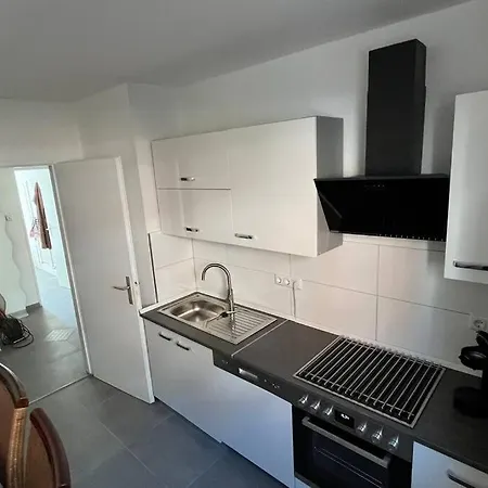 Charaktervolle Whg. Mitten In Inkl.parkplatz 公寓 *